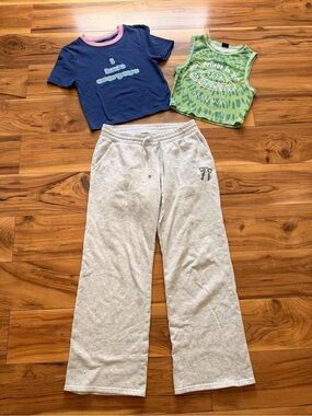 Cozy Drawstring Sweatpants - Light Gray and 2 shirts